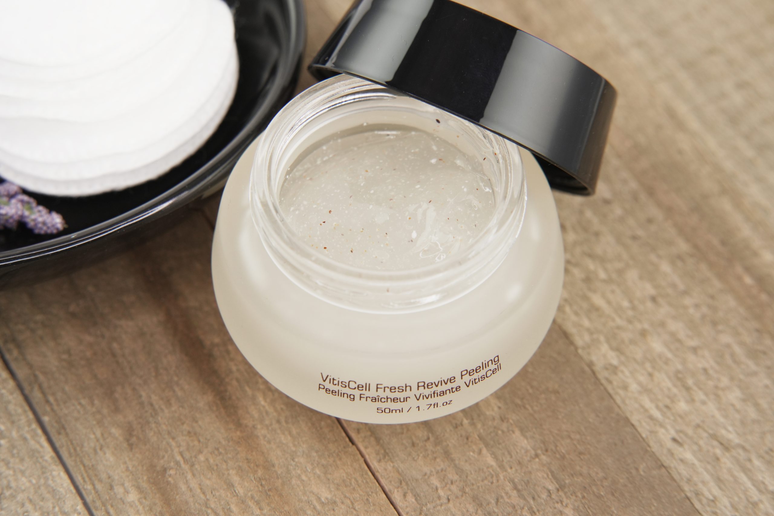 Introstem VitisCell Fresh Revive Peeling open jar