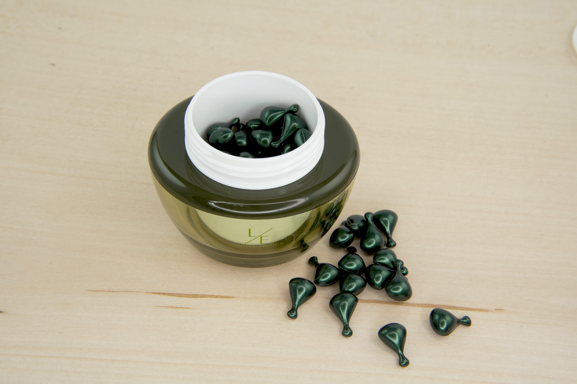 Flawless Finish Silk Capsules
